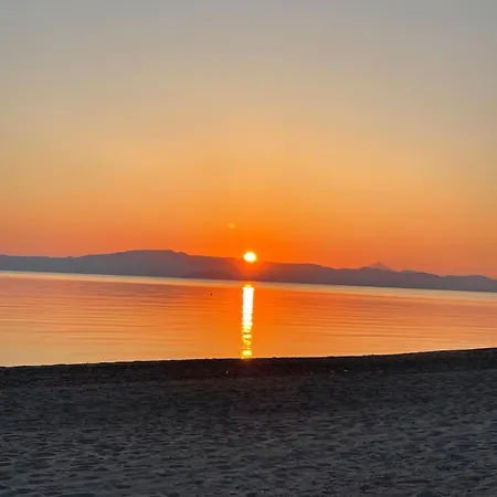 дом на берегу моря *