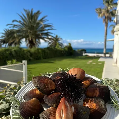 дом на берегу моря Χανιώτη