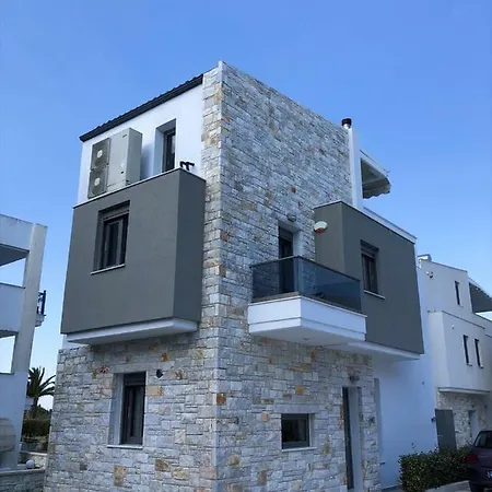 Holiday home дом на берегу моря Hanioti
