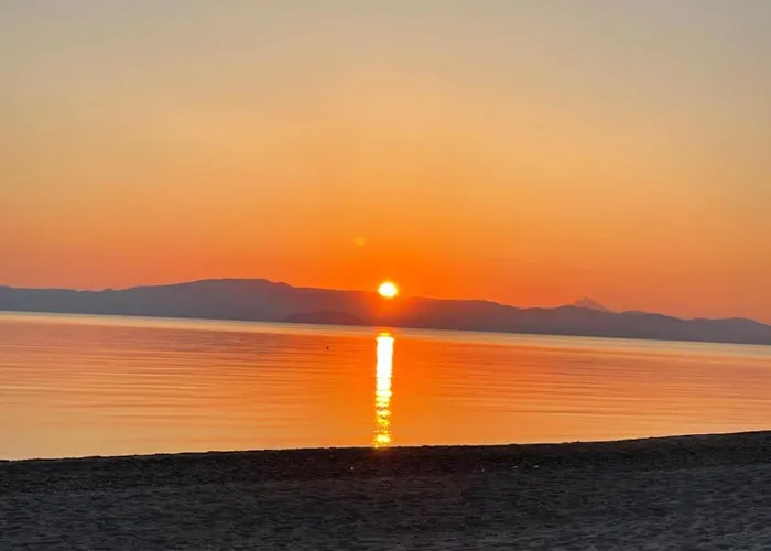 дом на берегу моря *